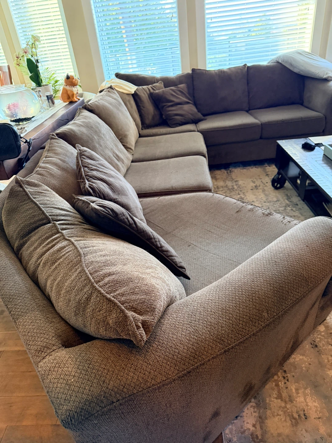 Sectional Couch - photo 2