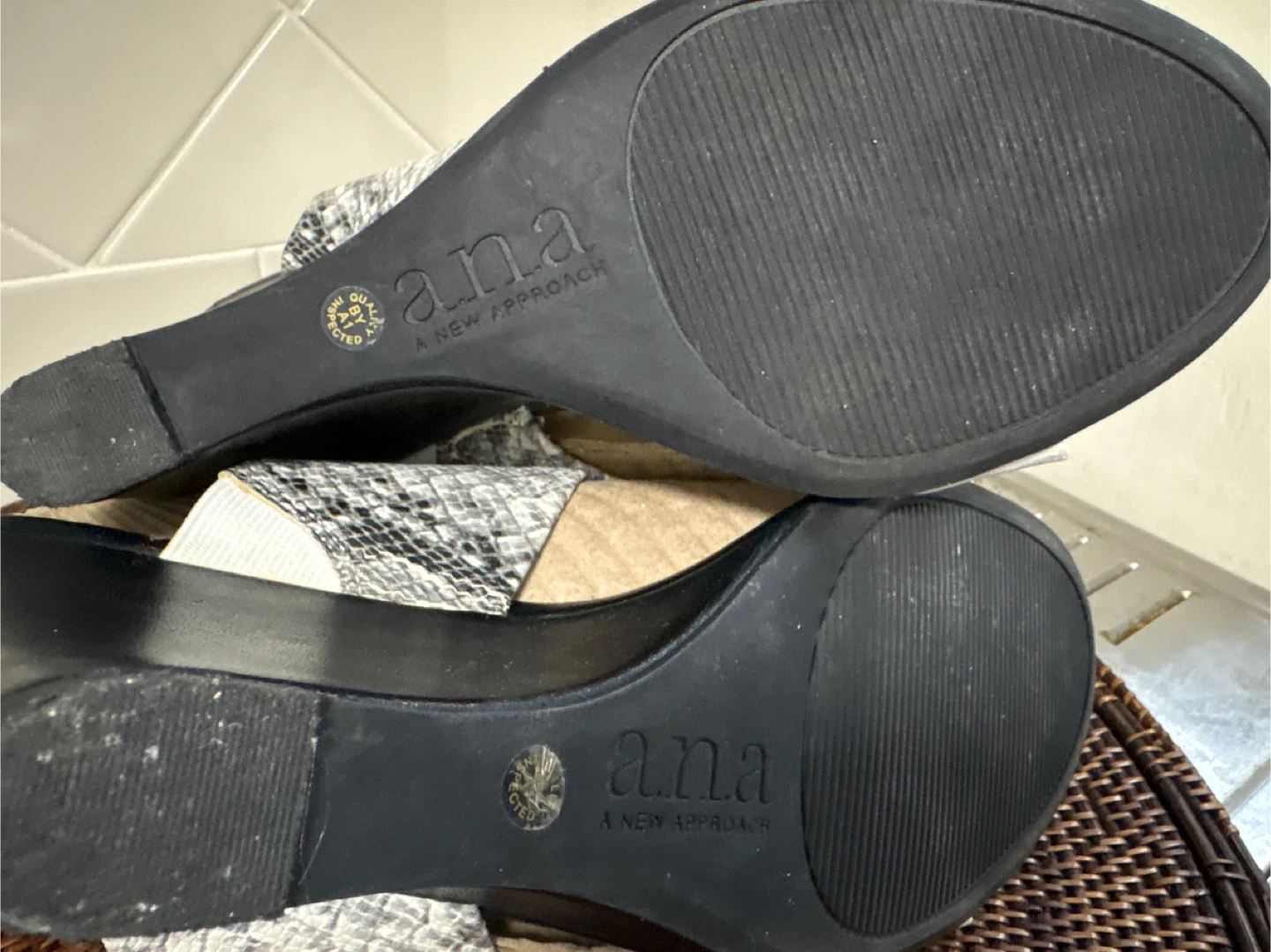 A.N.A A New Approach Wedge Sandals Size 9M - photo 3