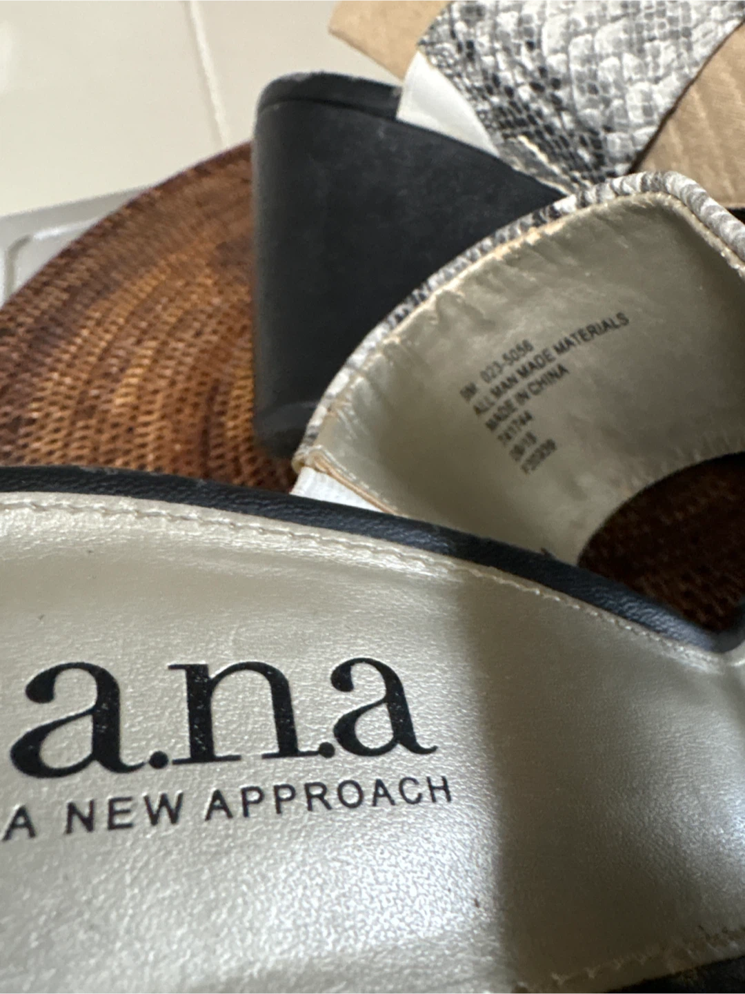 A.N.A A New Approach Wedge Sandals Size 9M - photo 4