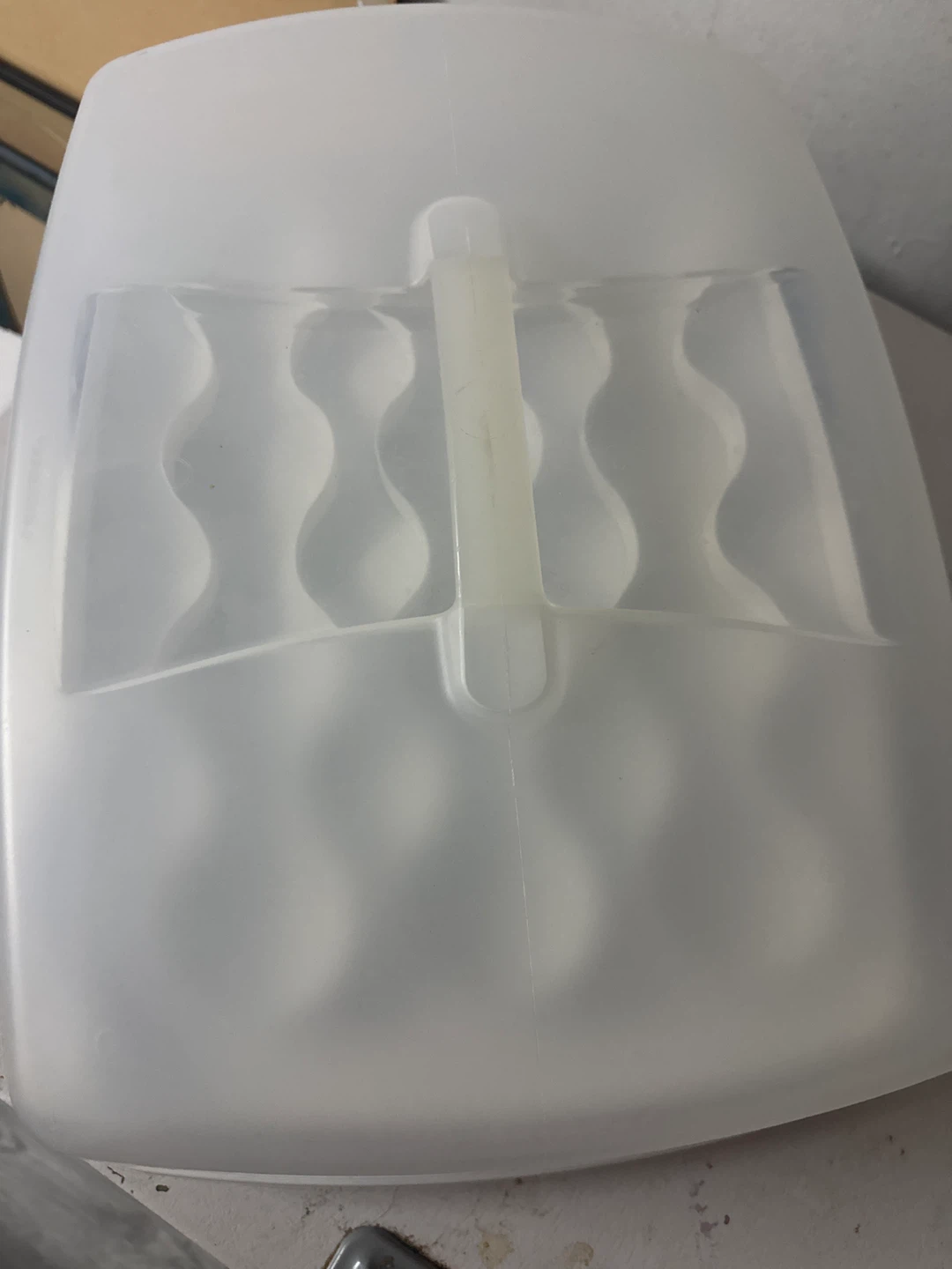 White strong Plastic cup cake Holder with Lid and lock