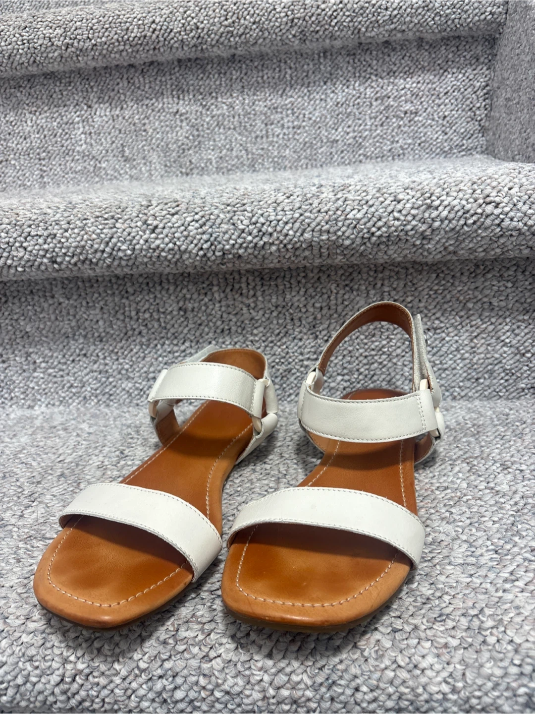 White Leather Flat Sandals Ugg - photo 2