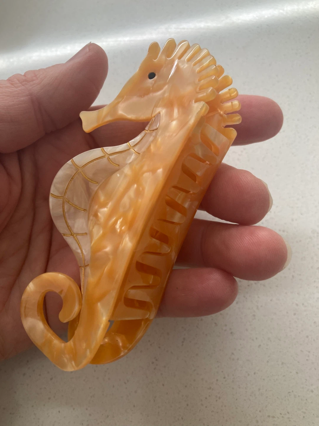 Set of 3 New Resin Hair Claw Clips - Seahorse, Tortoise, Marble - photo 4