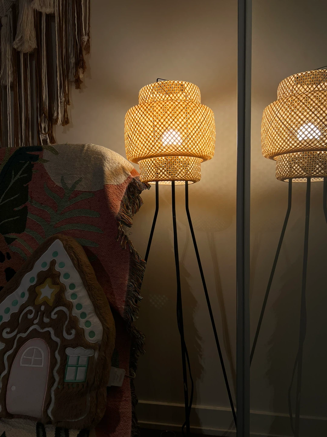 MOVING OUT SALE‼️ Tripod Bamboo Floor Lamp with Woven Shade - photo 5
