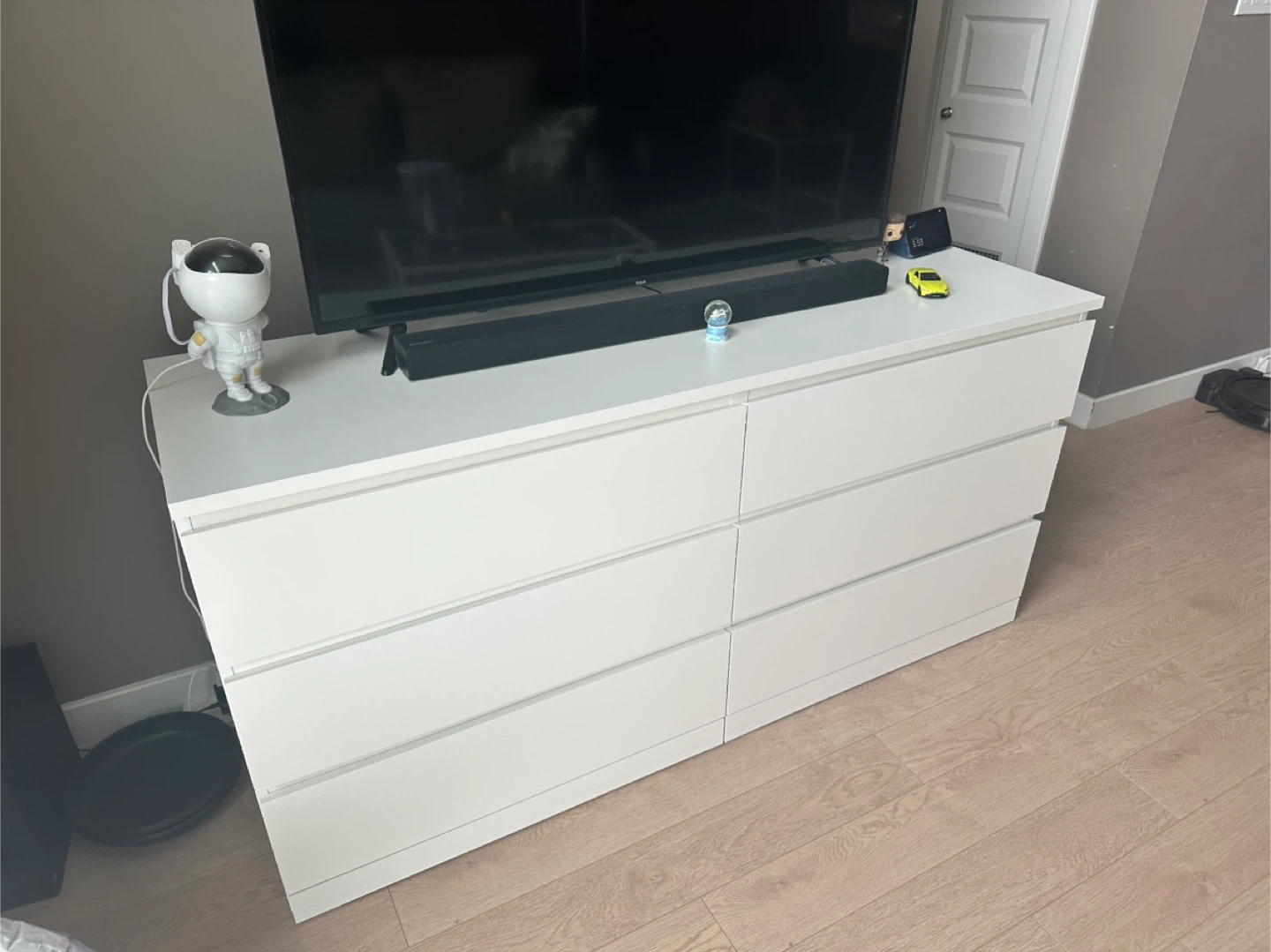 Ikea White 6-Drawer Dresser - photo 3
