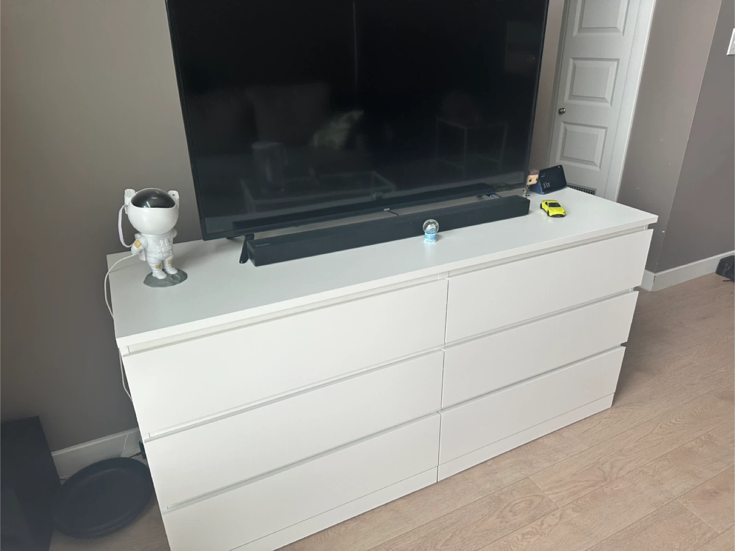 Ikea White 6-Drawer Dresser - photo 4