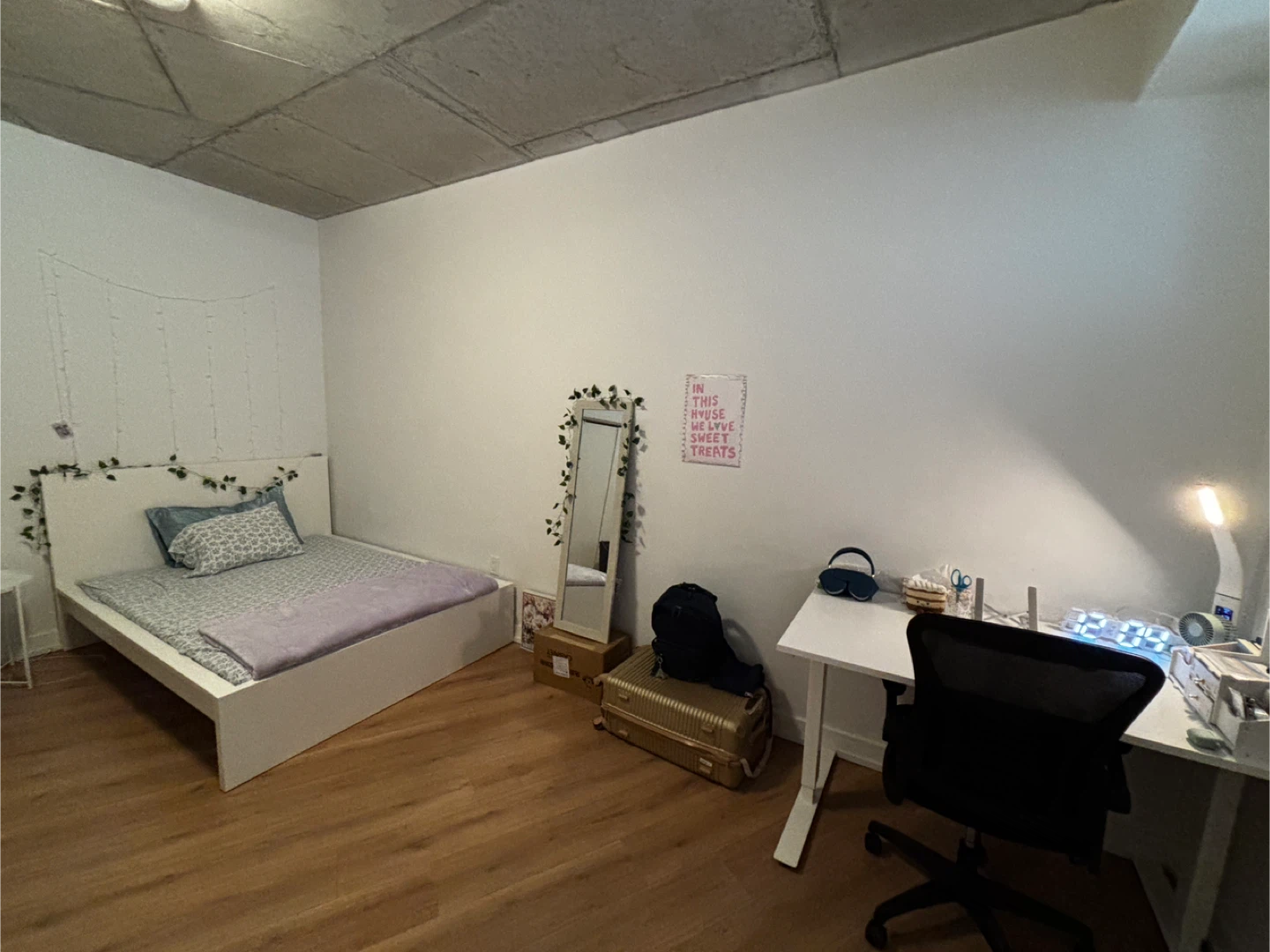 Unity Point 1-Bedroom Flat Sublet – Kingston (Female Only) - photo 2