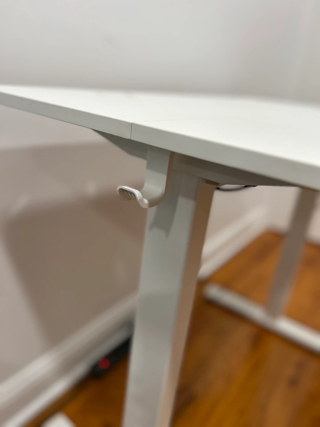 White Electric Standing Desk - photo 4