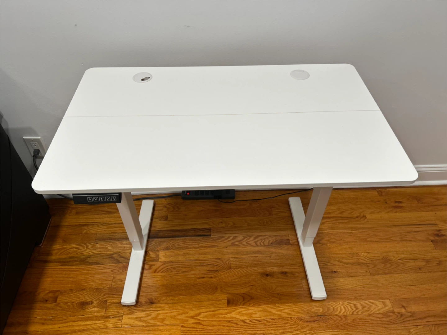 White Electric Standing Desk - photo 2
