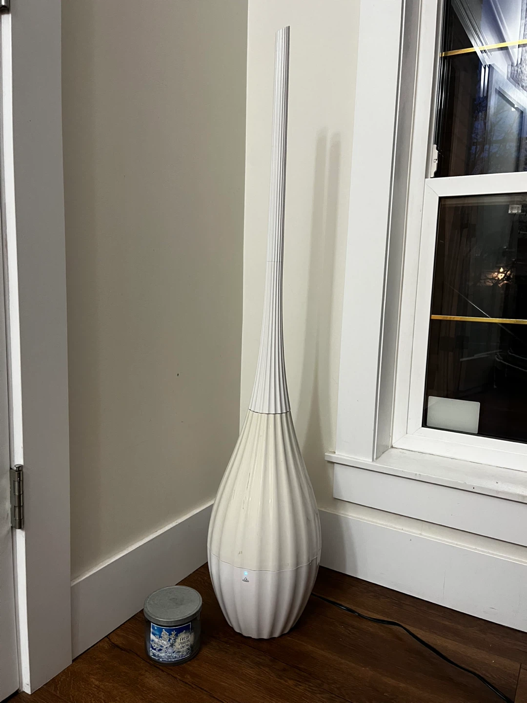 Luma Comfort Designer Cool Mist Vase Humidifier.