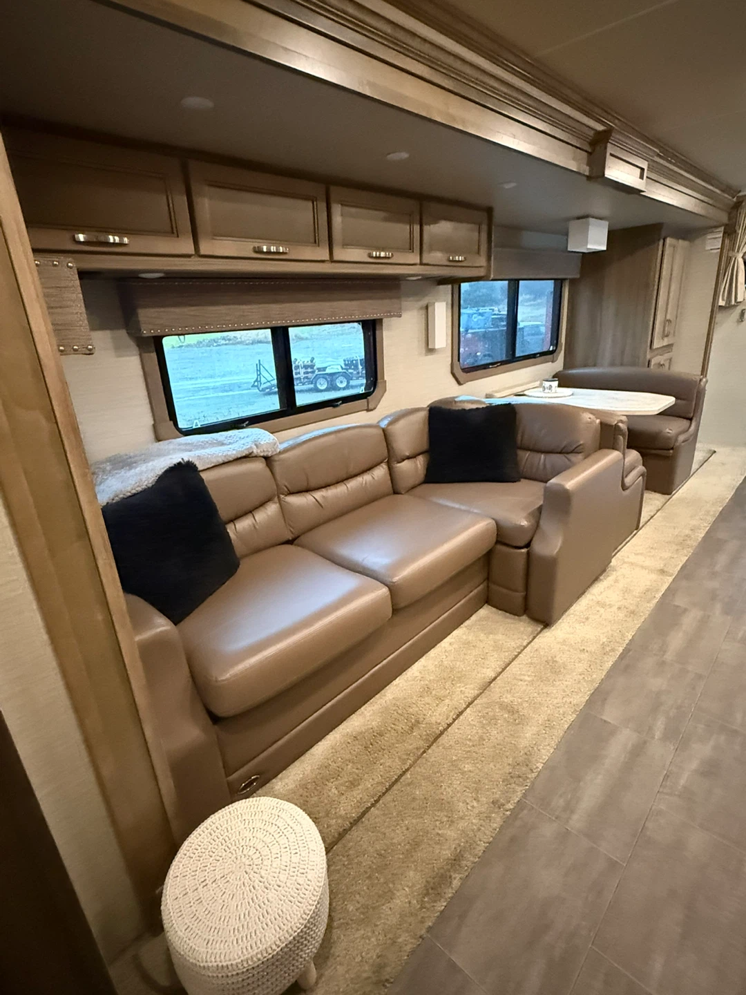 2018 super C Jayco Seneca 37K - photo 2