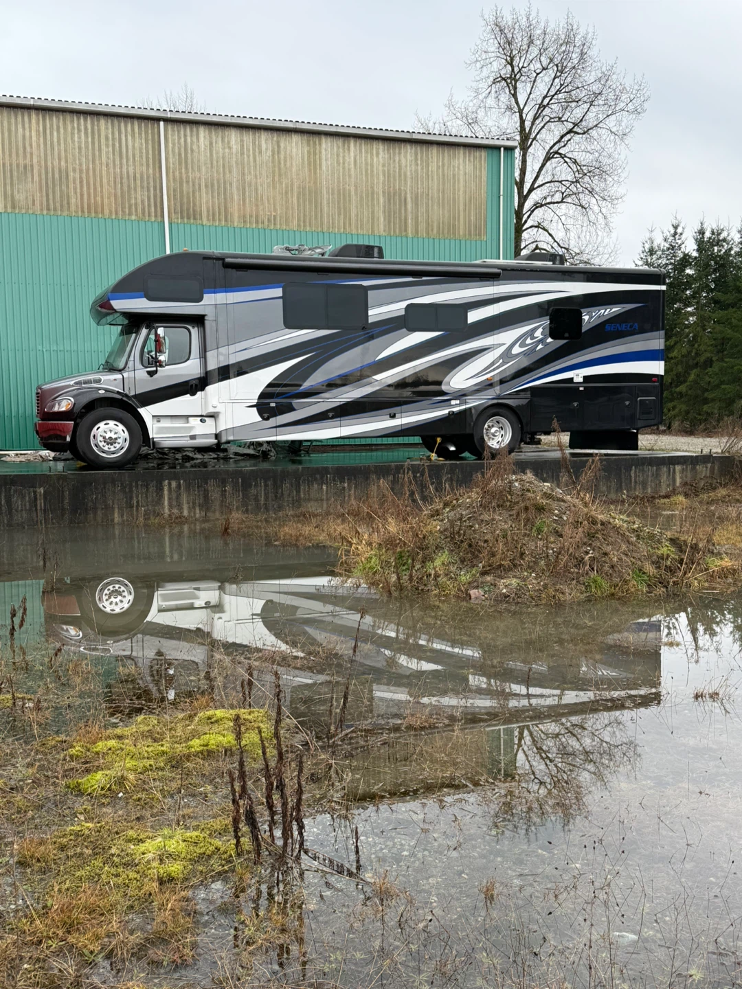 2018 super C Jayco Seneca 37K
