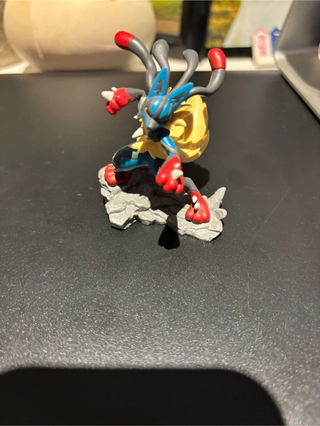 Lucario Pokémon Figure - photo 3
