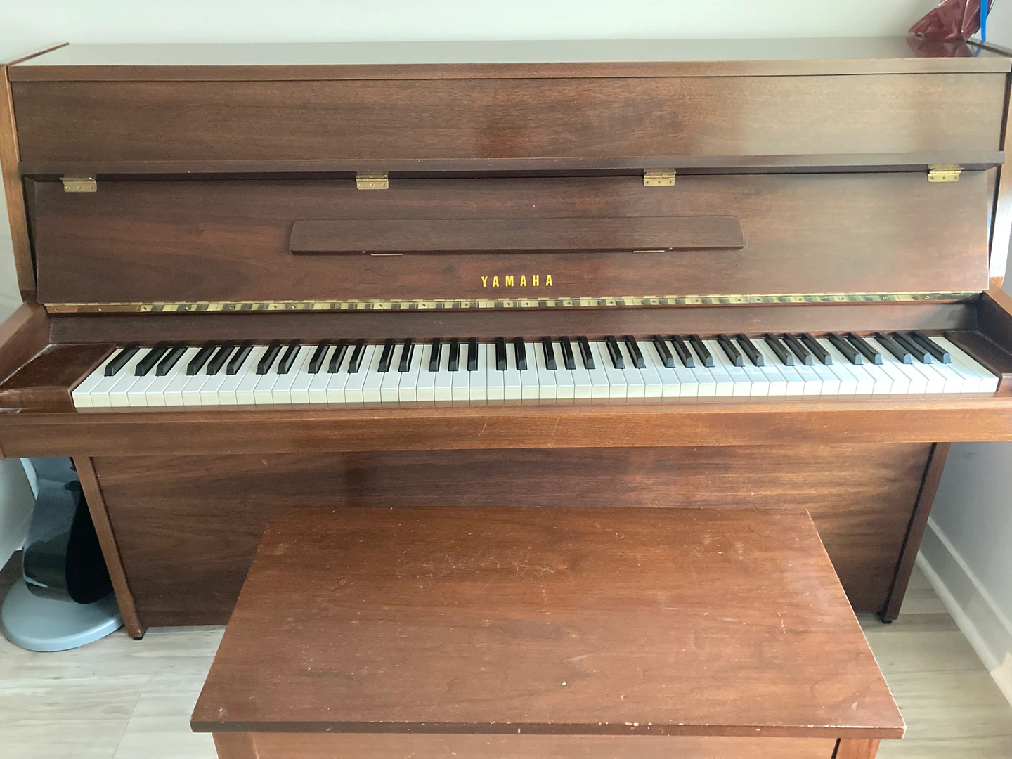 Yamaha Upright Piano with Bench - photo 2