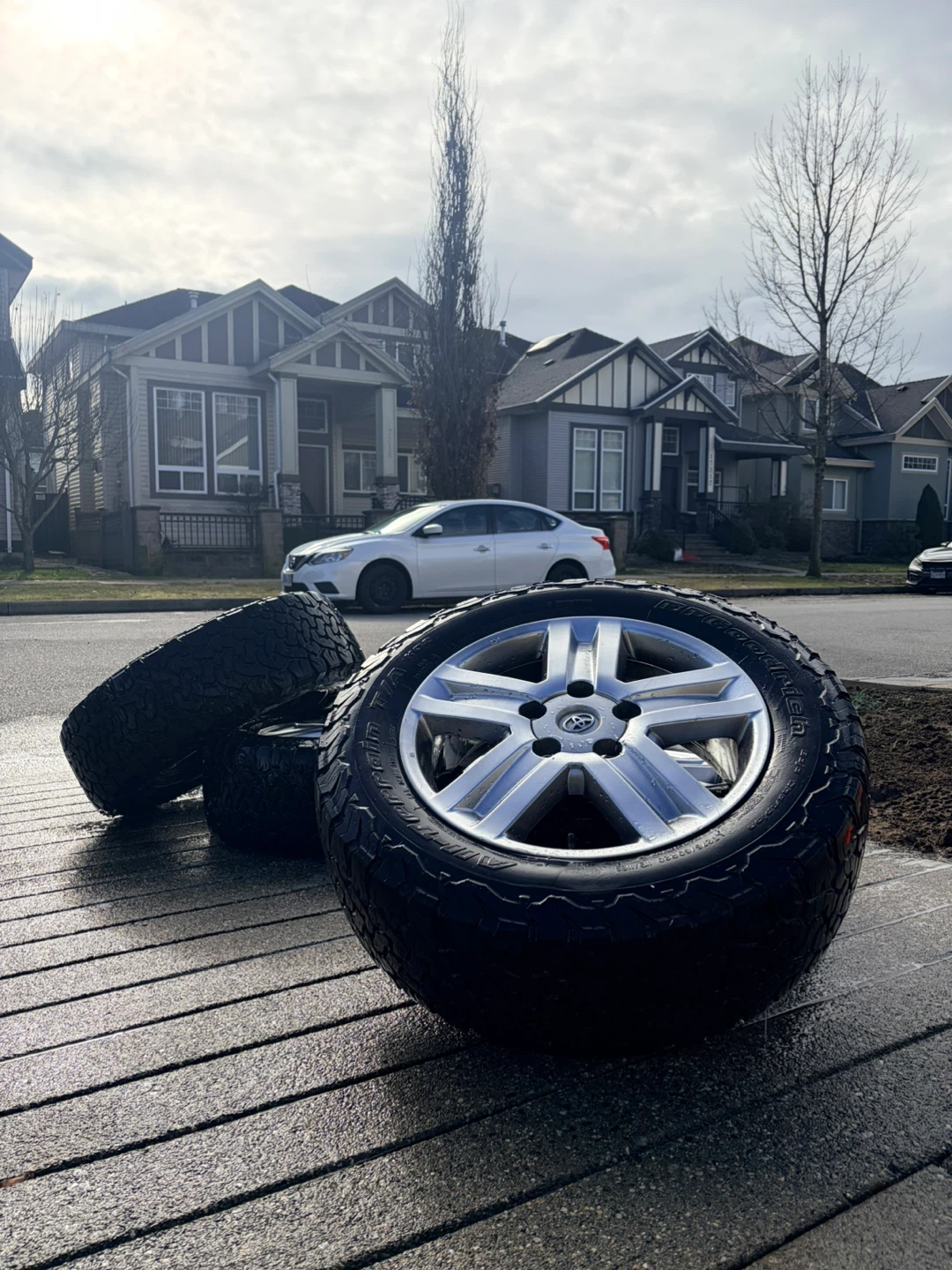 Set of 4 Toyota Tires and Rims - photo 2