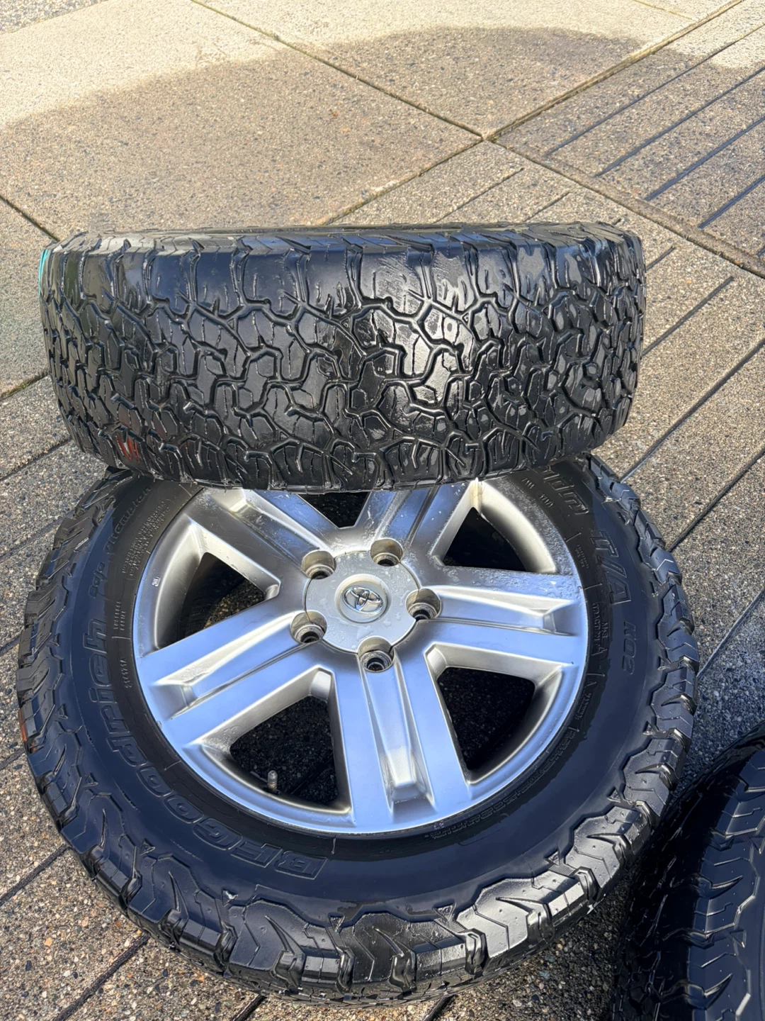 Set of 4 Toyota Tires and Rims - photo 4
