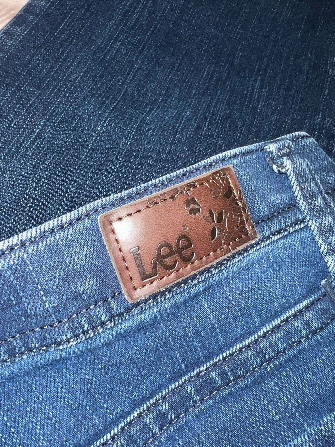 Lee Classic Fit Straight Leg Petite Jeans Size 4 Petite - photo 4