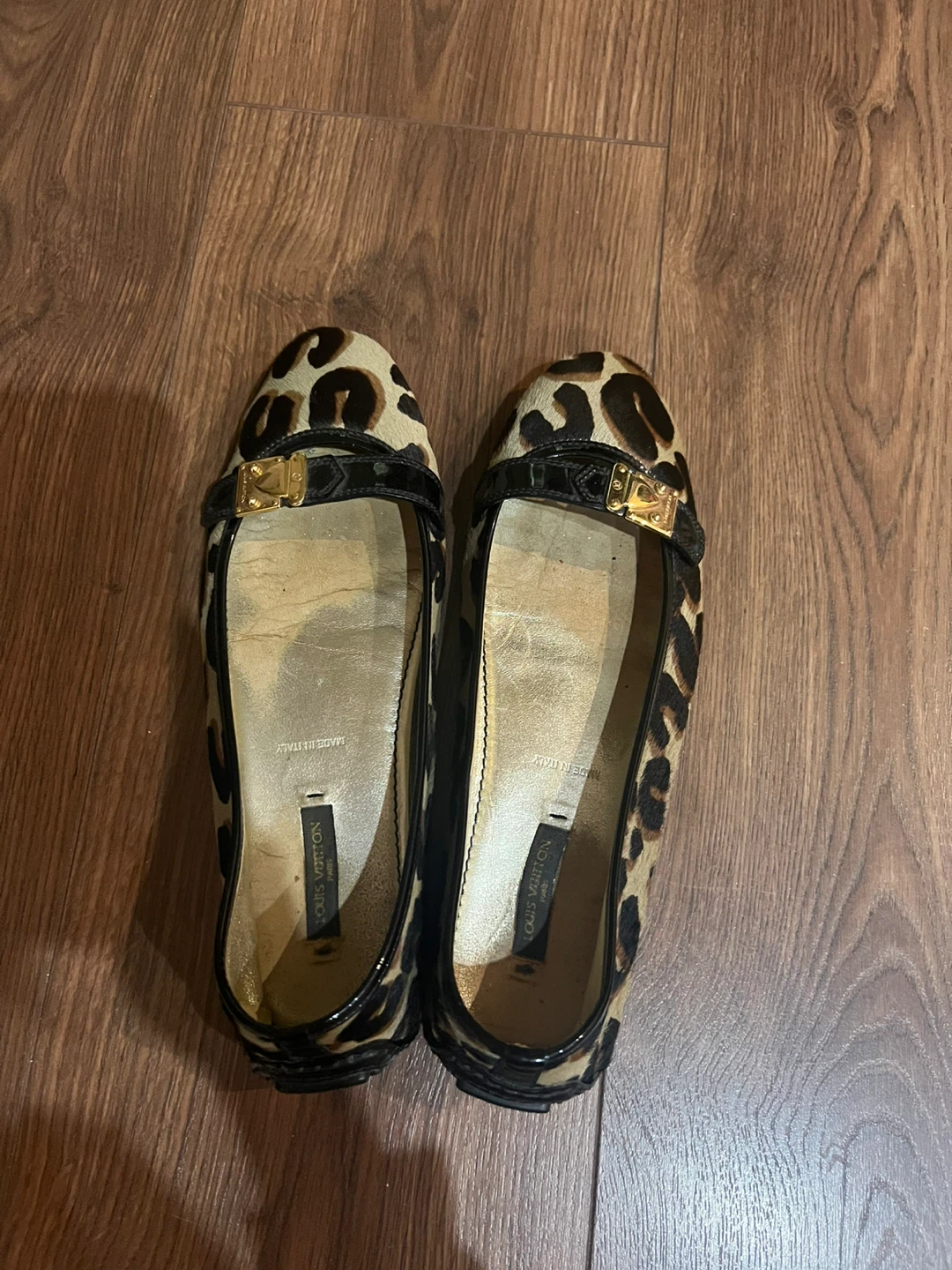 Louis Vuitton Flat