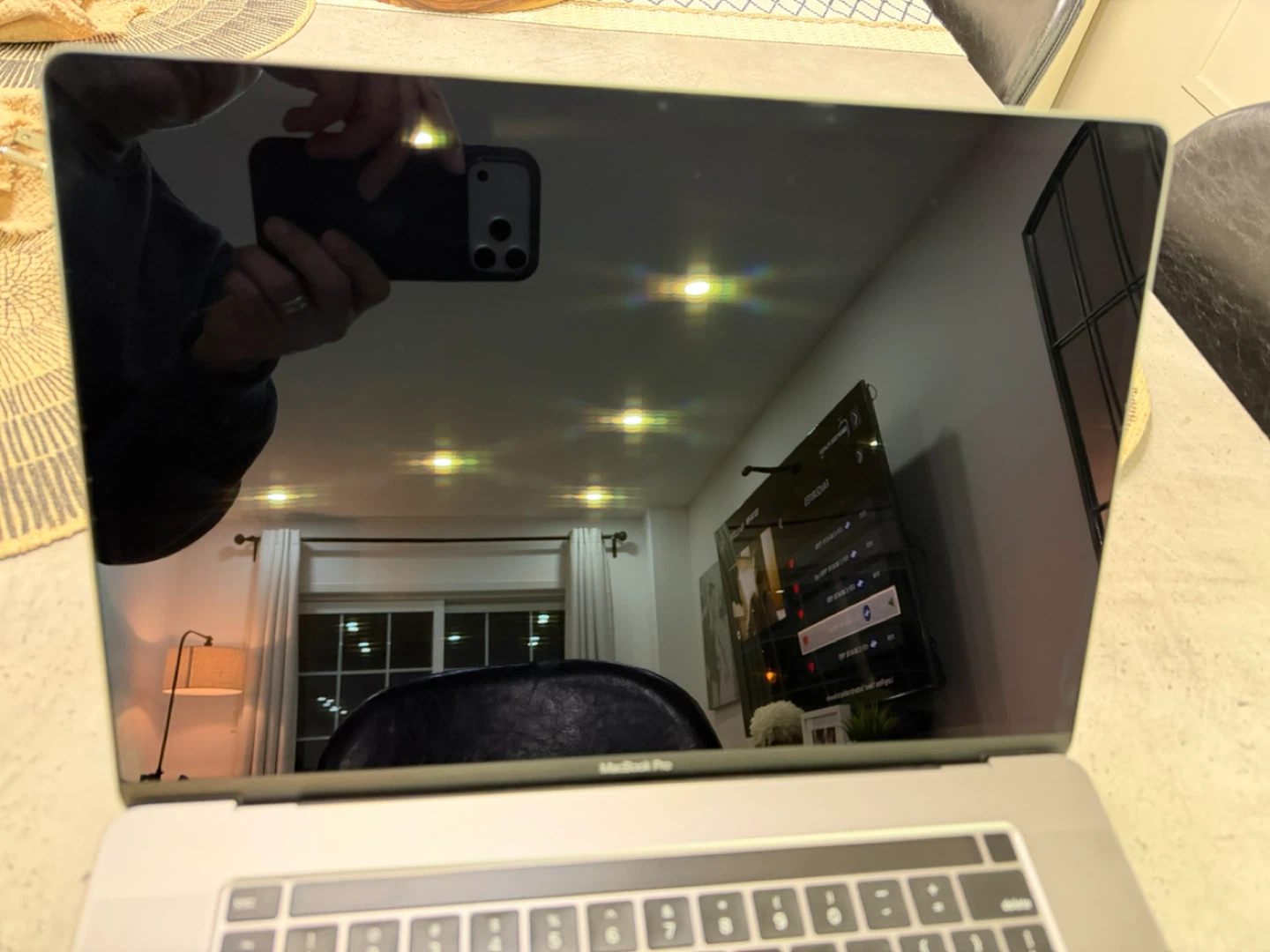 MacBook Pro 16-inch 2019 - photo 2
