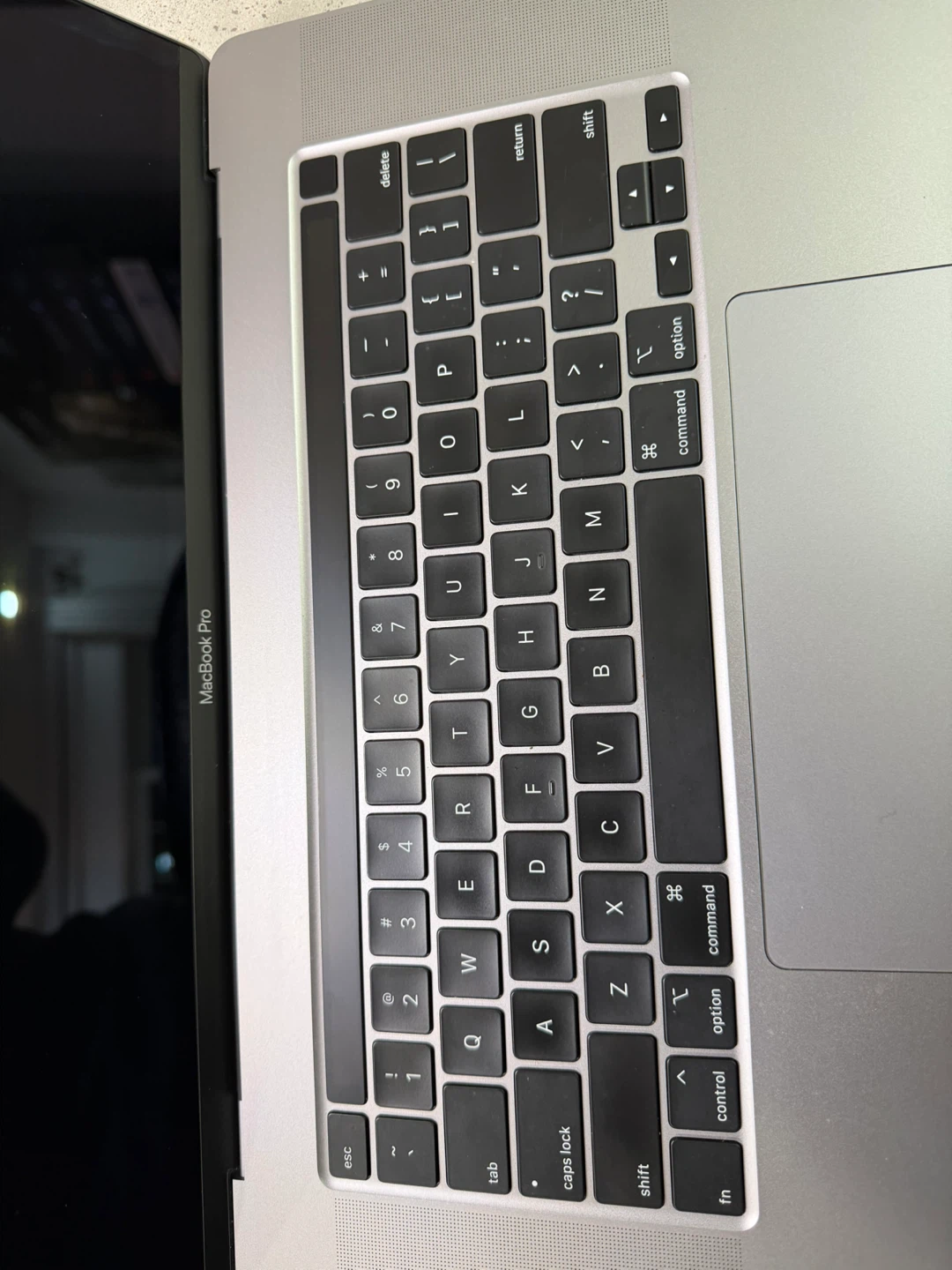 MacBook Pro 16-inch 2019 - photo 3