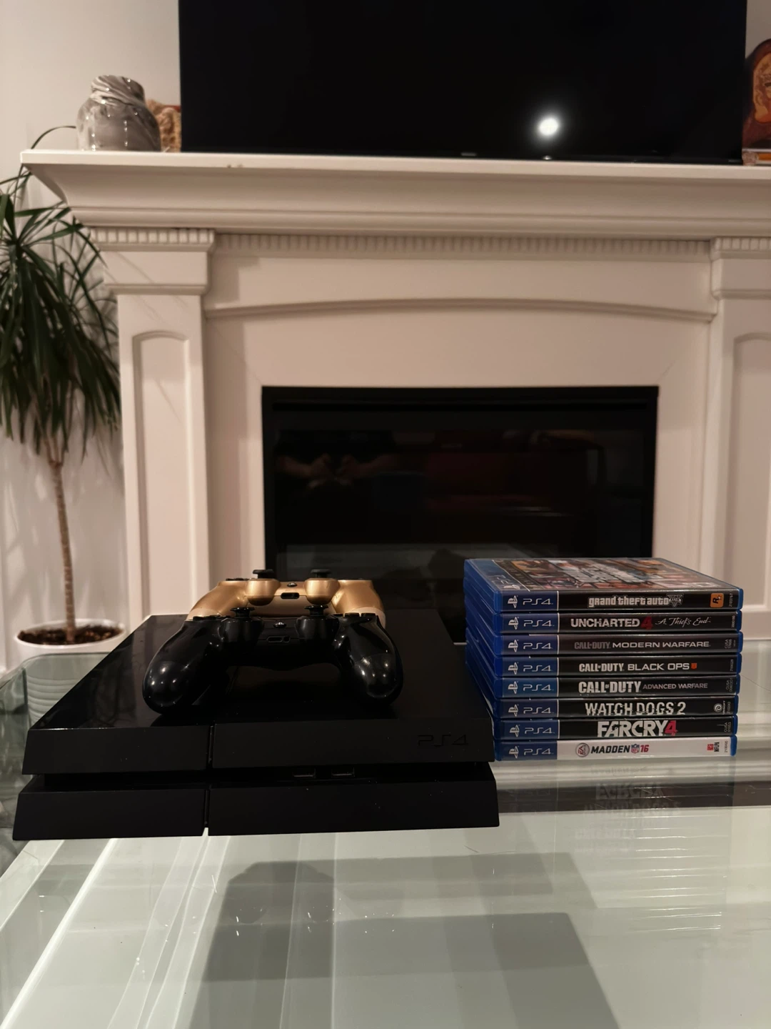 PlayStation 4 with 8 Games - photo 3