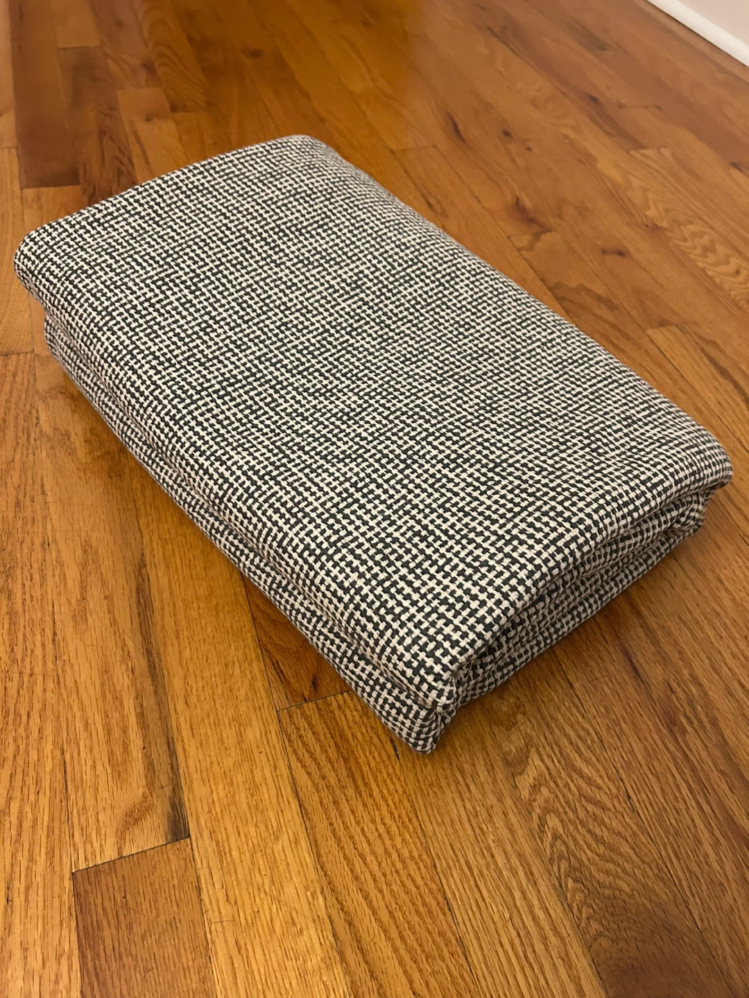 Gray and White Geometric Pattern Area Rug - photo 5