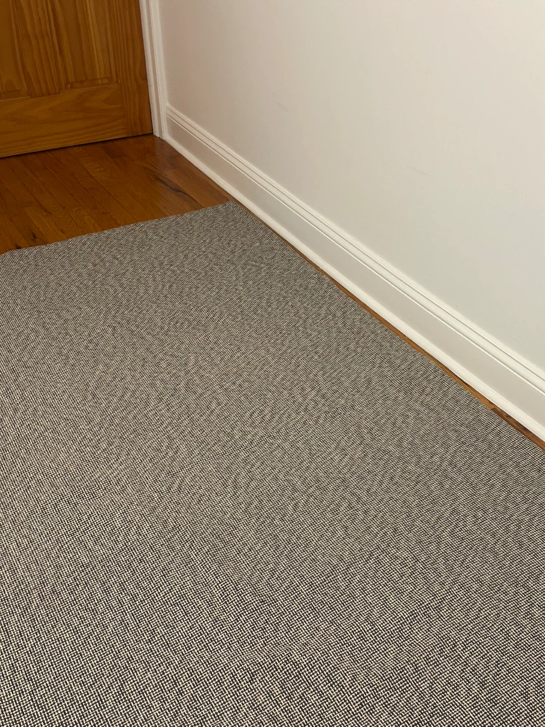 Gray and White Geometric Pattern Area Rug - photo 2