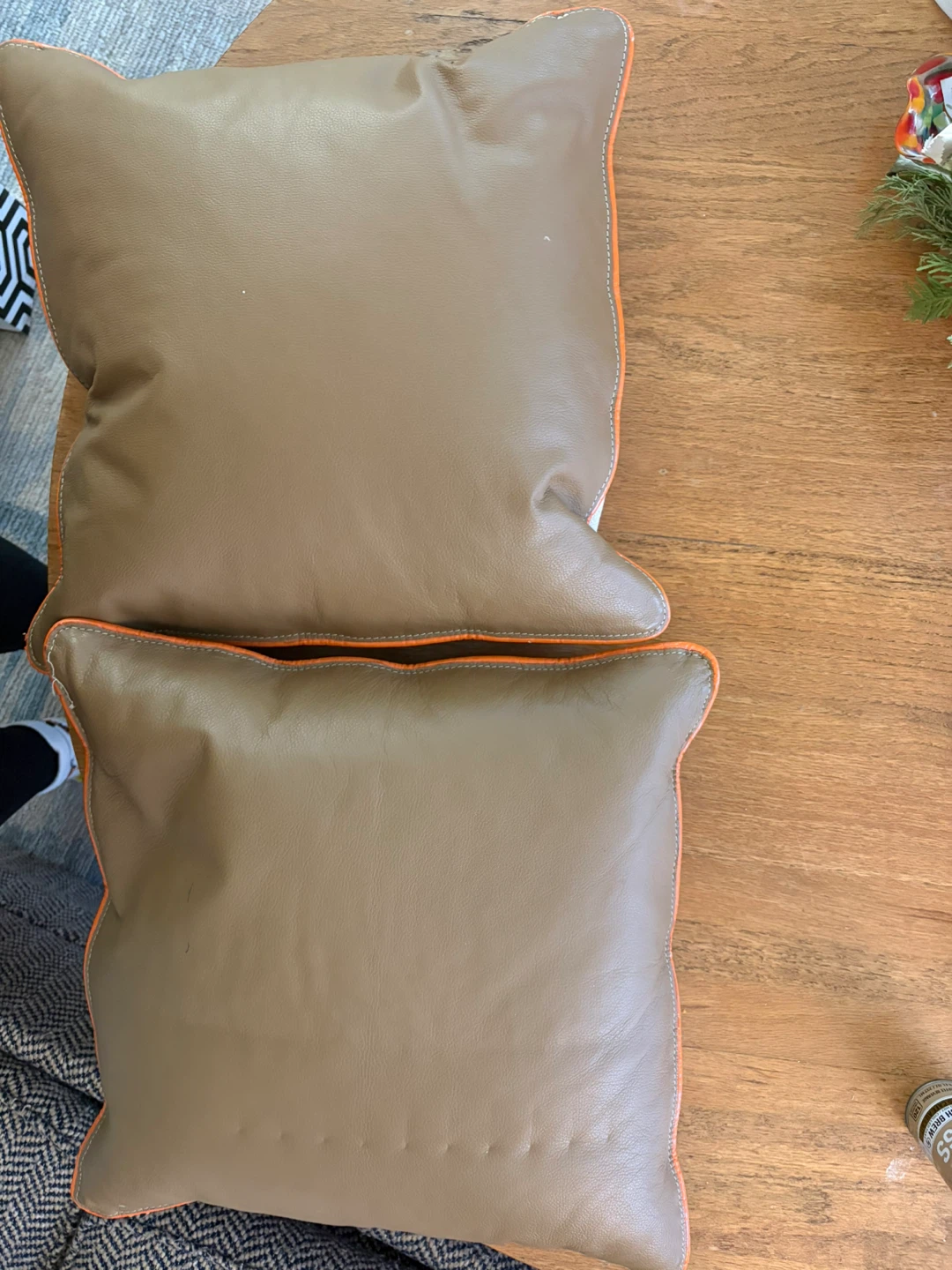 Set of 2 Decorative Throw Pillows