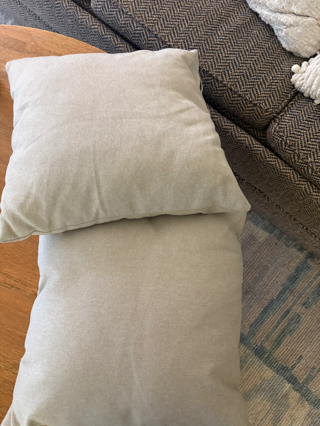 Set of 2 Beige Throw Pillows - photo 2