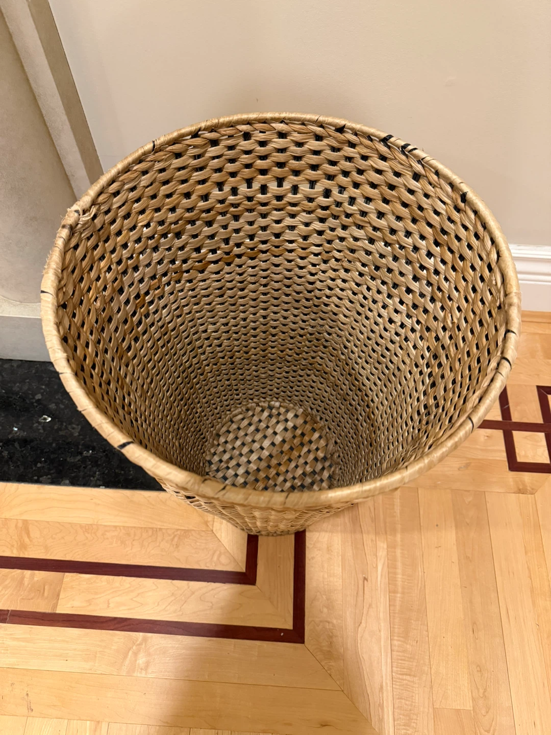 Woven basket - photo 2