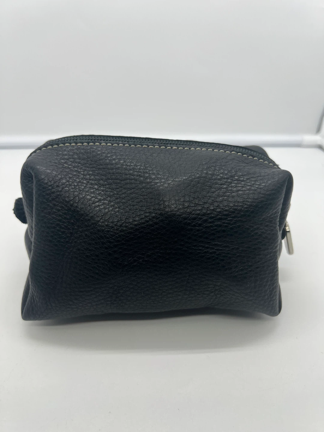 NEW ROOTS Black Grained Leather Small Cosmetic Bag Makeup Pouch - photo 4
