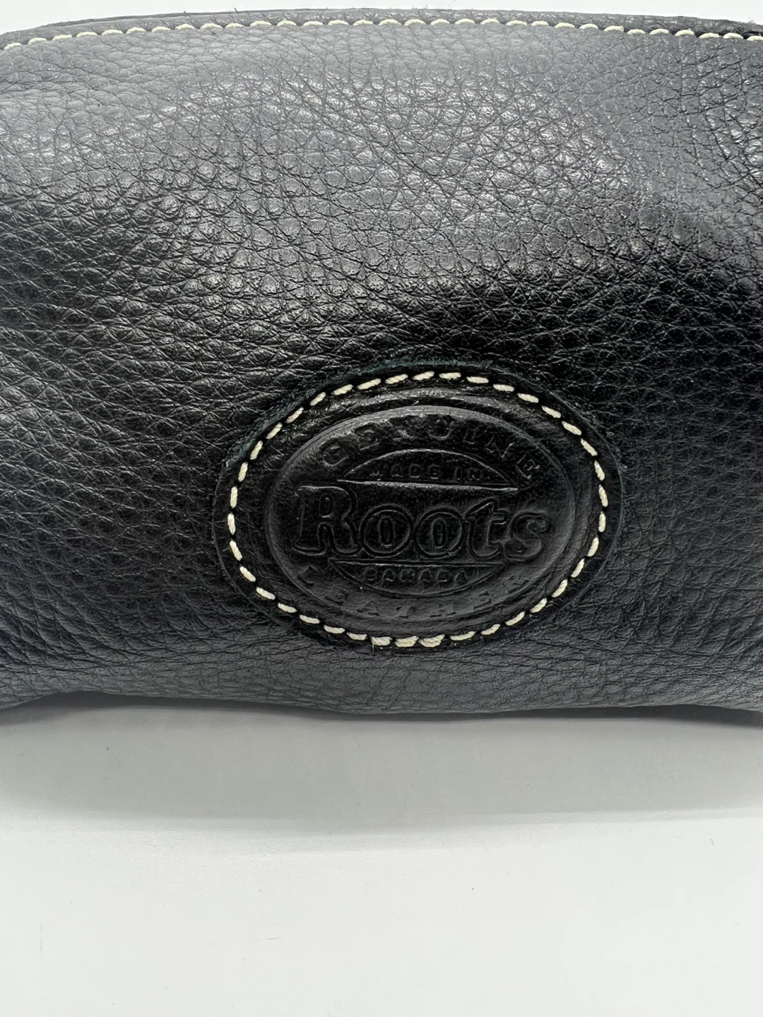 NEW ROOTS Black Grained Leather Small Cosmetic Bag Makeup Pouch - photo 2