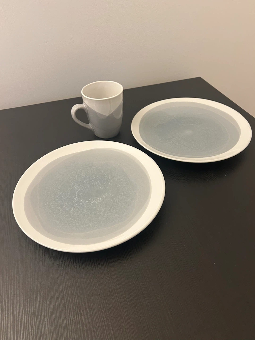 Signature Housewares Mug and Plates Set