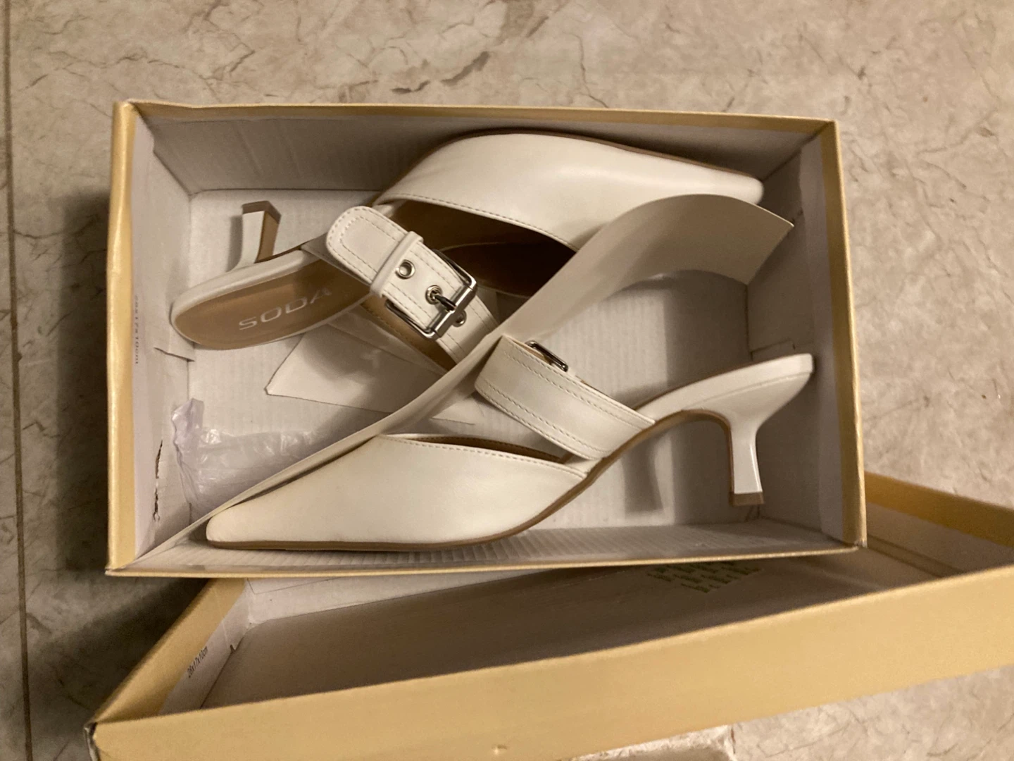 Soda Women's White Pointed🧡 Toe Mules - Size 7
