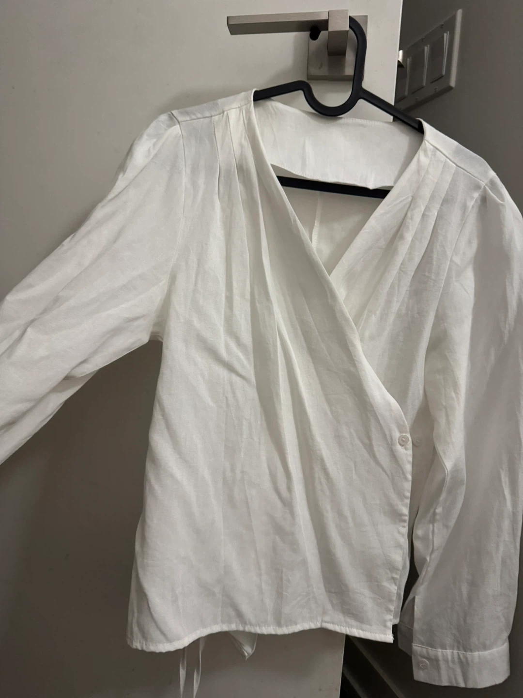 White long sleeve wrap blouse - photo 3