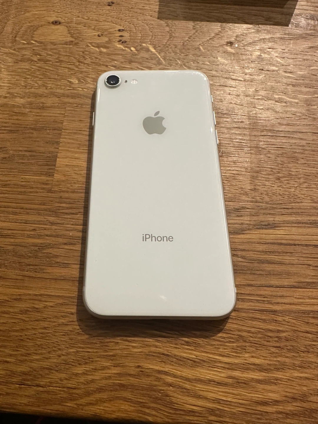 Apple iPhone 8 - White - photo 3