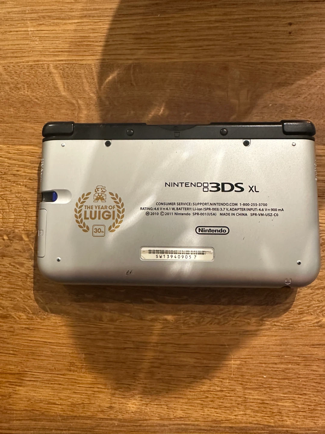 Nintendo 3DS XL Luigi 30th Anniversary Edition - photo 3
