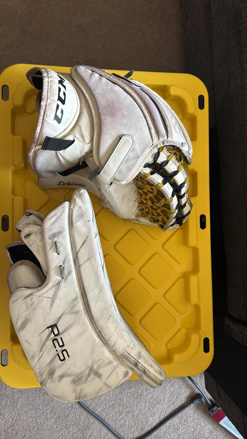 CCM Goalie Glove and Blocker Set - photo 2