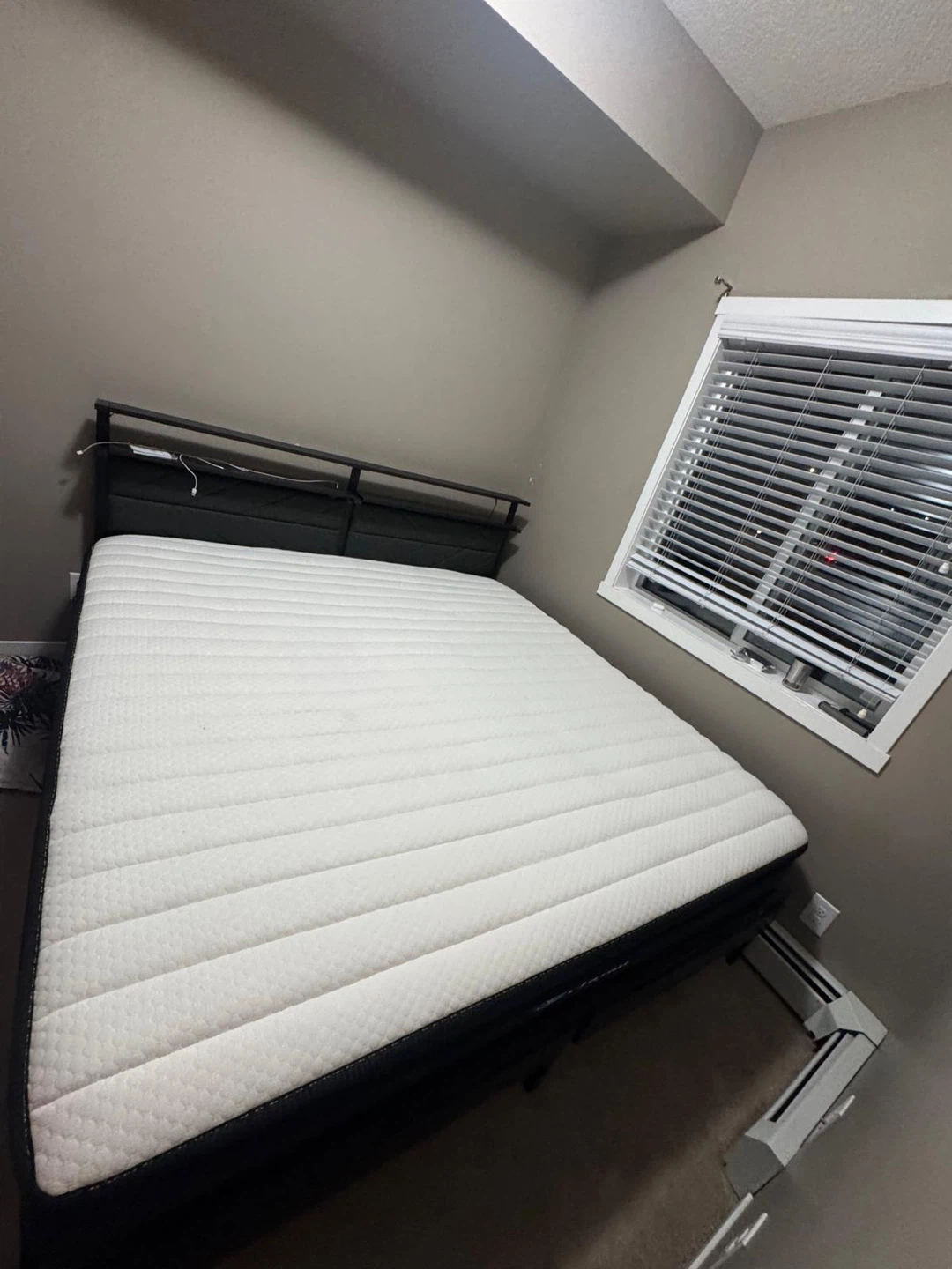 King size mattress &Bed frame