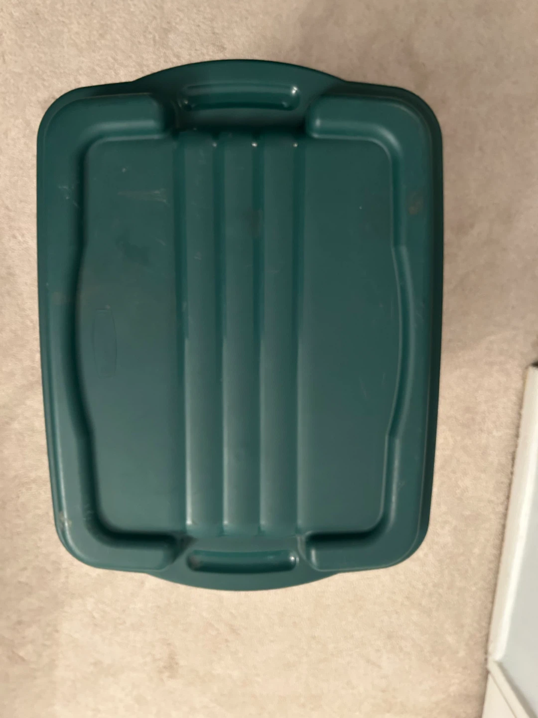 Rubbermaid Storage Bin with Lid - photo 3