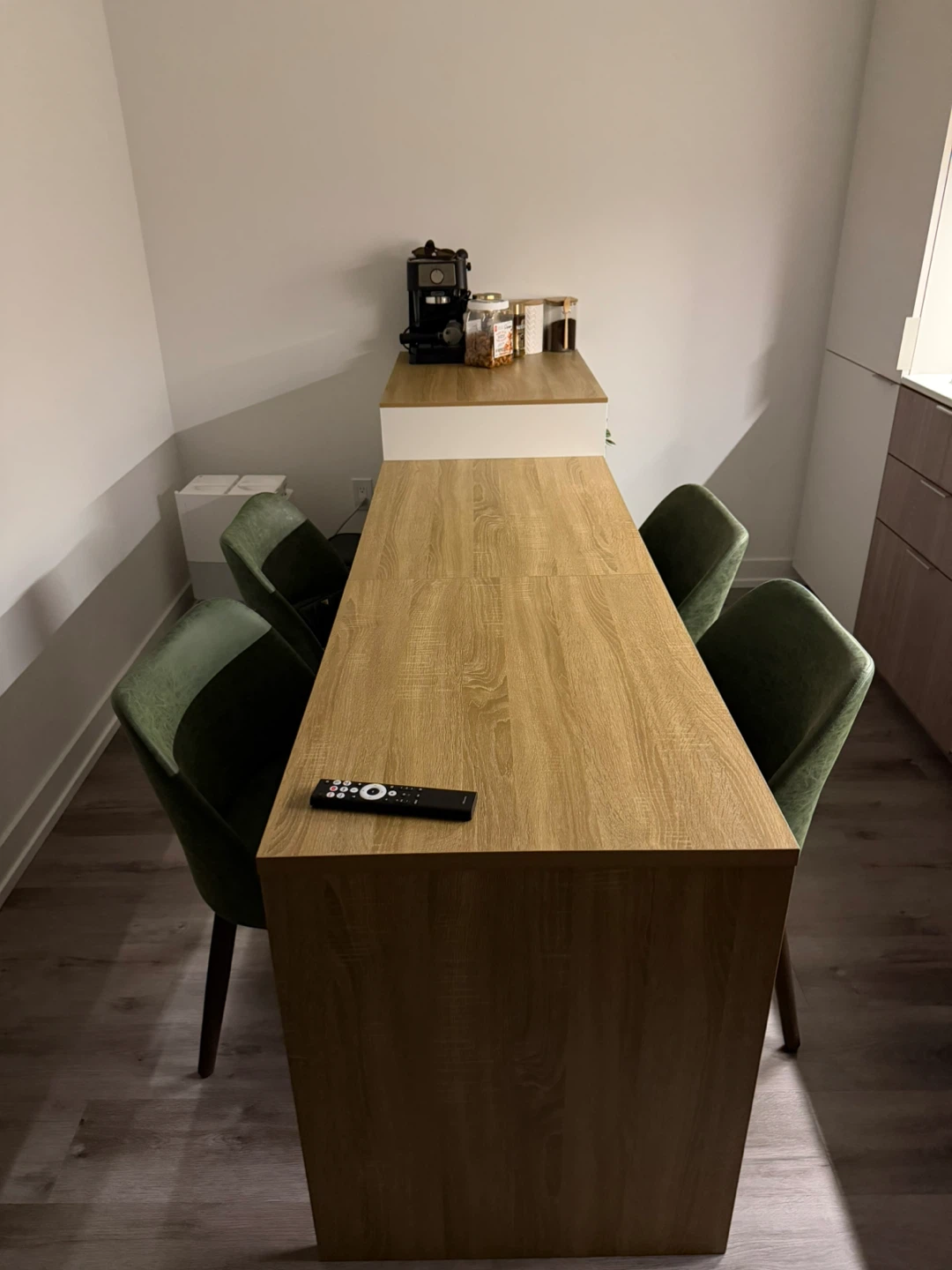 Modern Wood Dining Table with 4 Green Chairs - photo 4