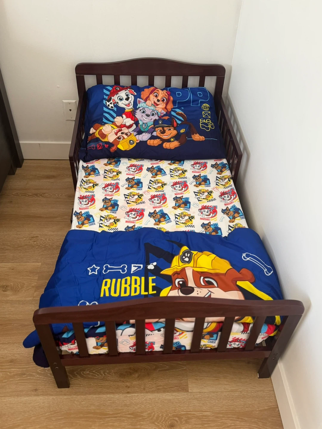 🛏️ Toddler Bed Frame + Mattress — Safe & Clean!