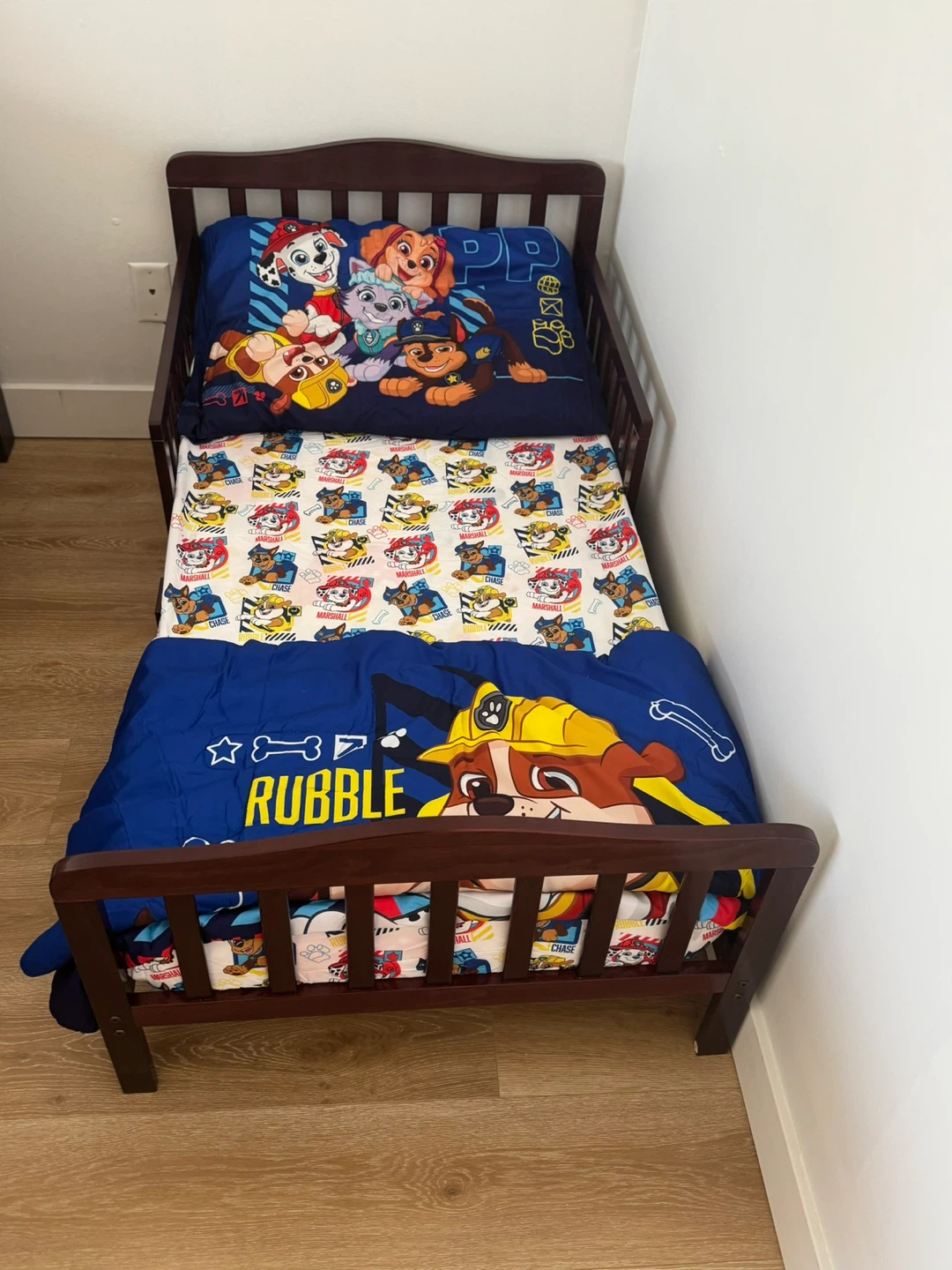 🛏️ Toddler Bed Frame + Mattress — Safe & Clean! - photo 2