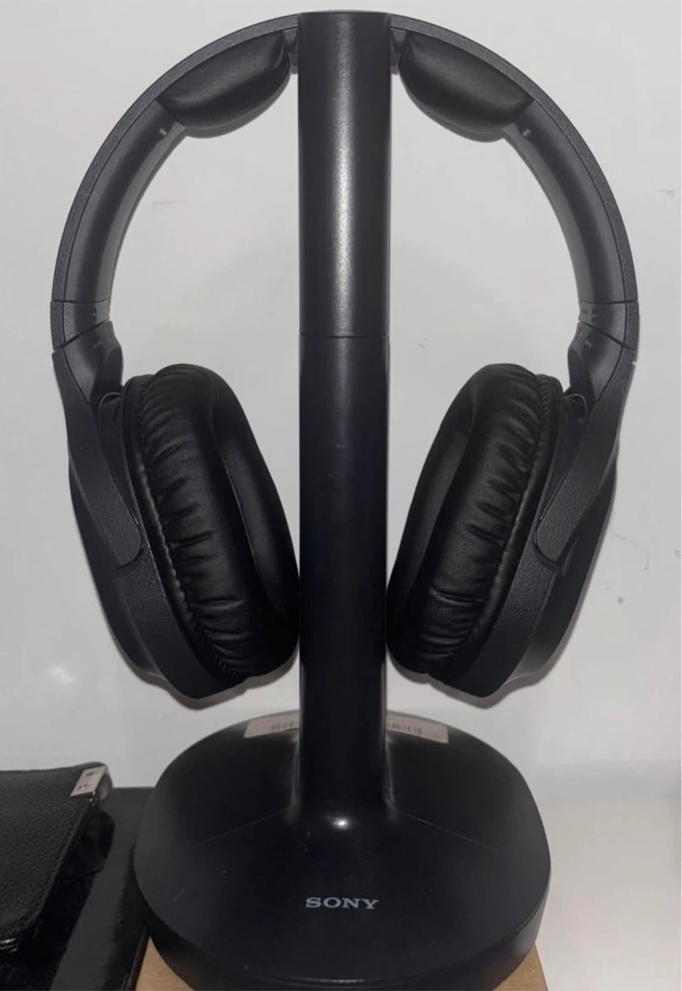 Sony WH-RF400 Wireless Headphones with Stand - photo 2