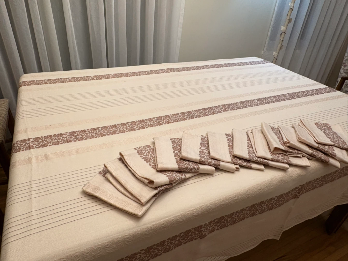 Striped Tablecloth and Napkin Set - photo 3