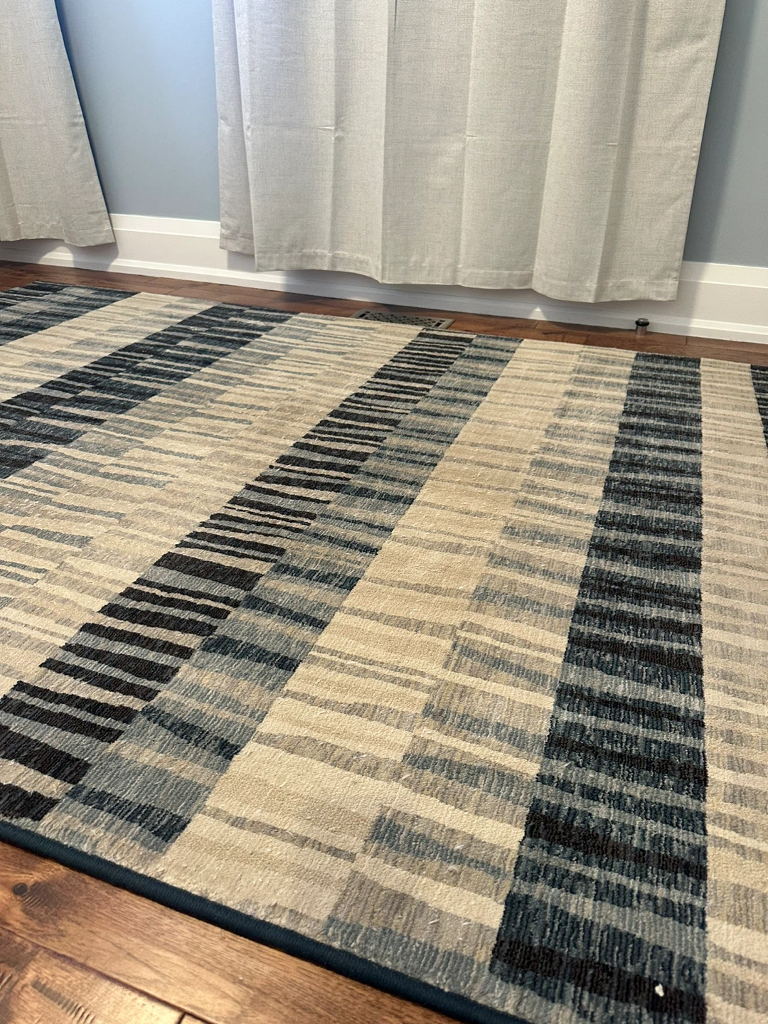 Area Rug with Striped Pattern, carpet - photo 2
