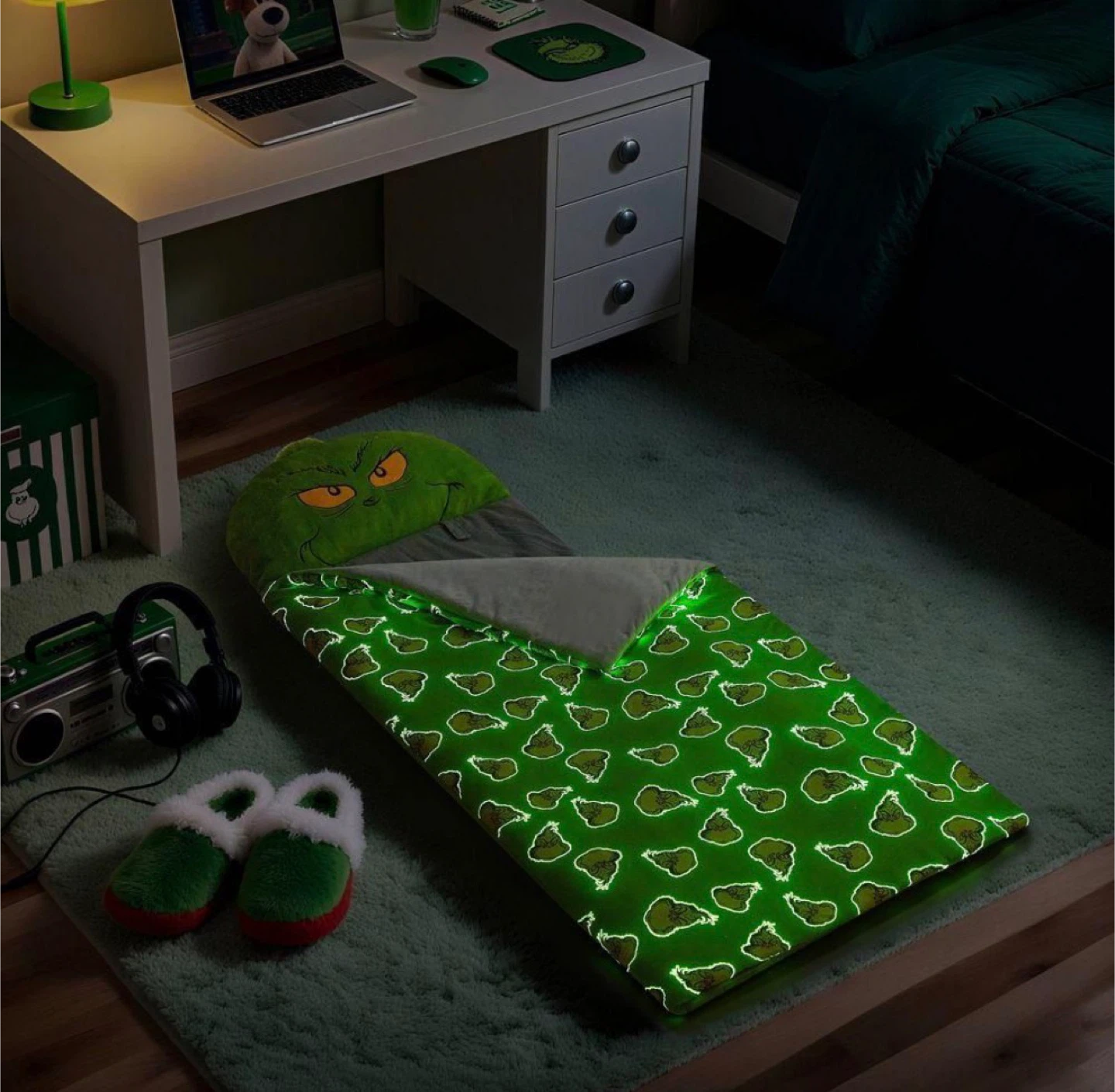 The Grinch Glow in the Dark Slumber Bag - photo 3