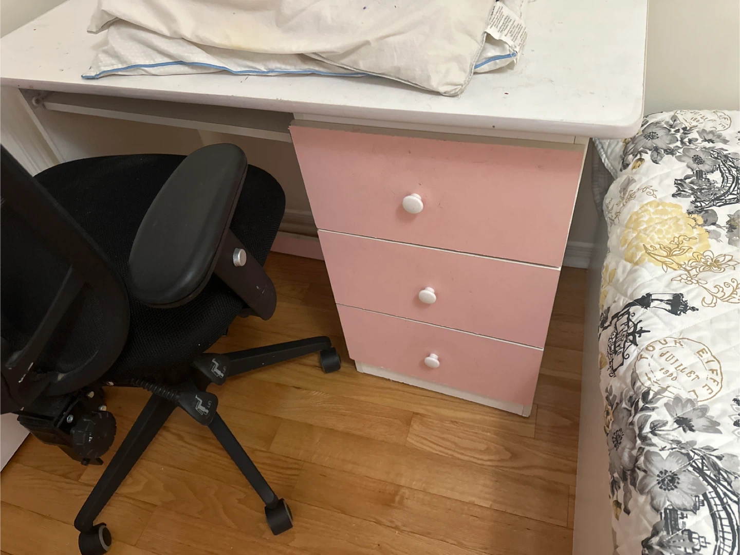 Pink Dresser with Mirror and Bedside Table - photo 5