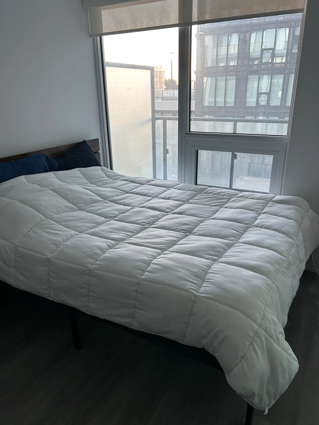 Queen Size White Down Alternative Comforter and Duvet Insert - photo 2