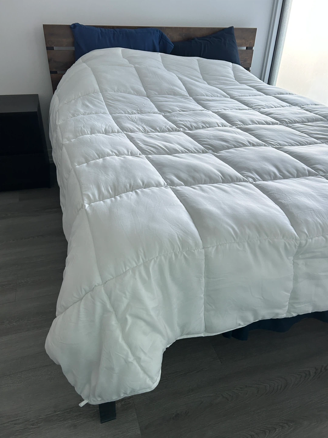 Queen Size White Down Alternative Comforter and Duvet Insert