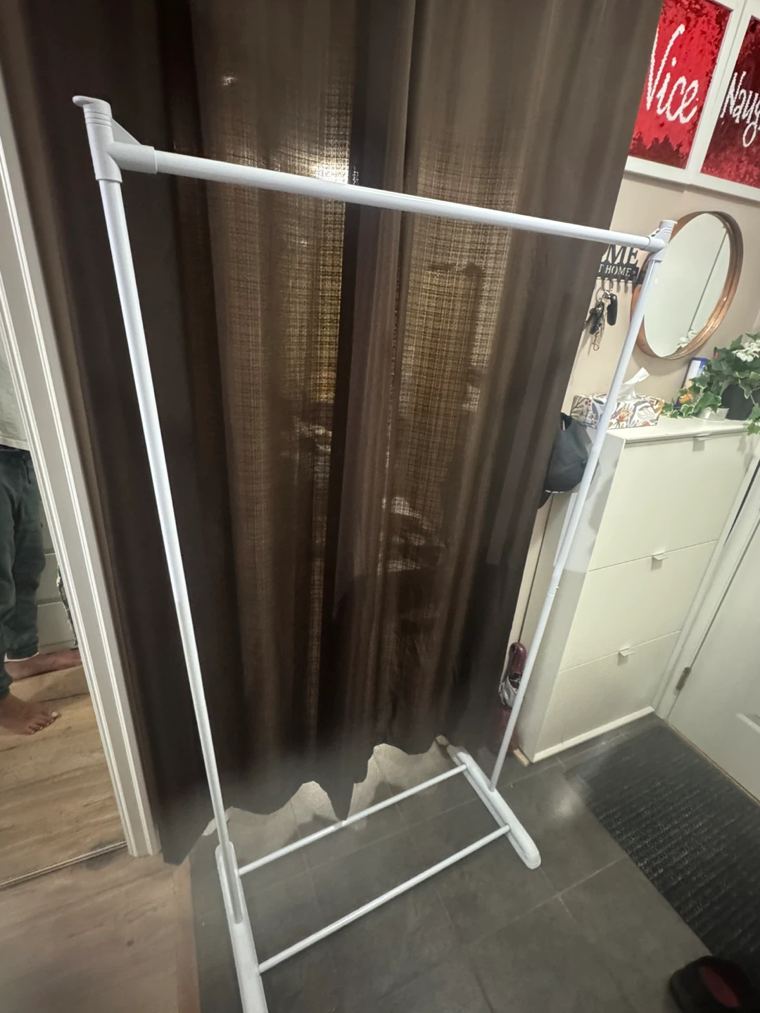 White Metal Clothes Rack - photo 2